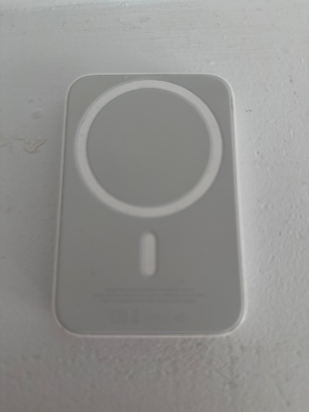 Apple MagSafe Battery Pack - Picture 2 of 3